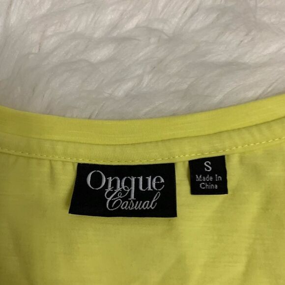 Cute Asymmetrical Hem Sweater - Picture 3 of 4